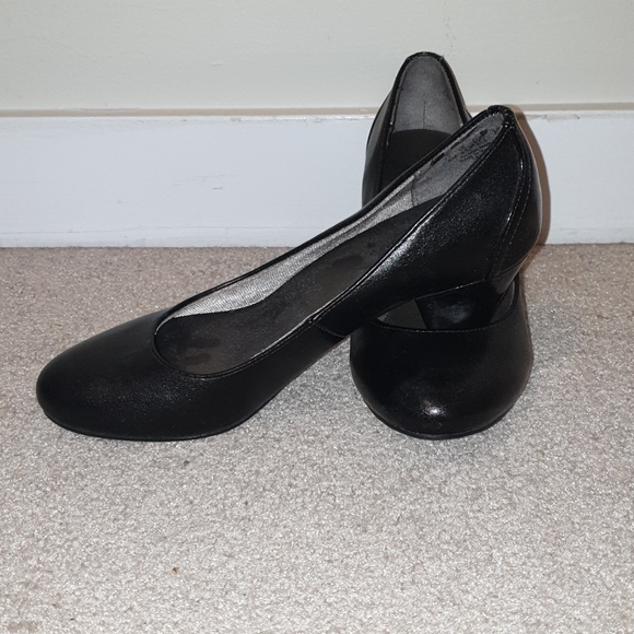 🦋 3 for $20 》Life Stride memory foam shoes - Picture 1 of 6